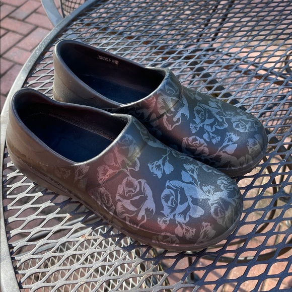 WOMEN’S NERIA PRO II WORK CLOG SIZE 8 Floral Black - Picture 17 of 17